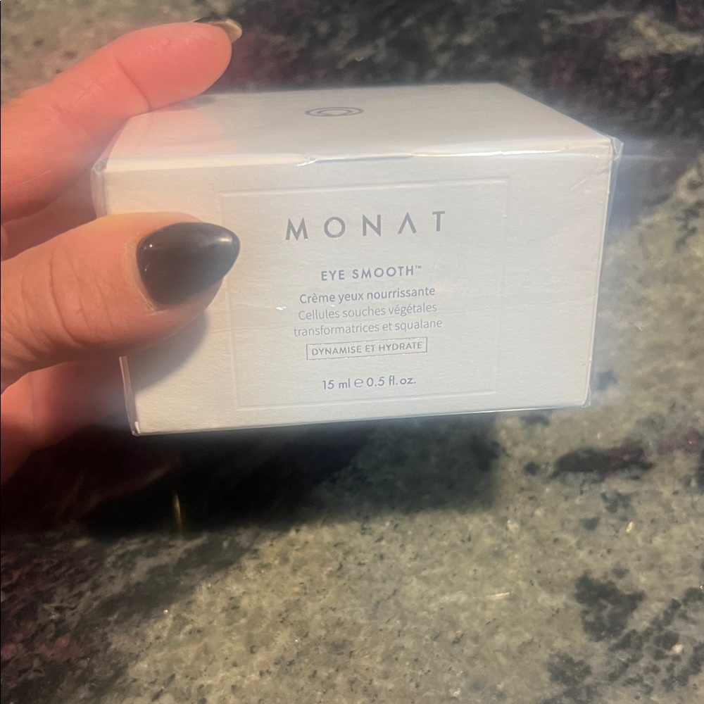Monat Eye Smooth Cream - White